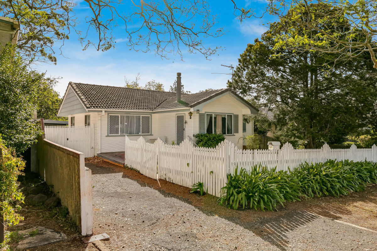 14 Patricia Street, Mount Lofty QLD 4350, Mount Lofty - Thumbnail 2