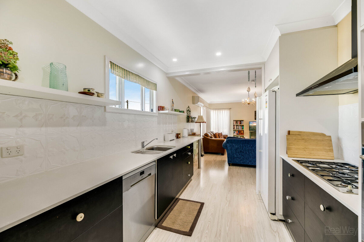 108 Curzon Street, East Toowoomba QLD 4350, East Toowoomba - Thumbnail 5