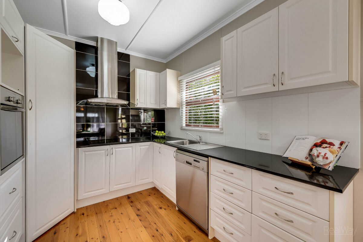 46 Taylor Street, Newtown QLD 4350, Newtown - Thumbnail 2