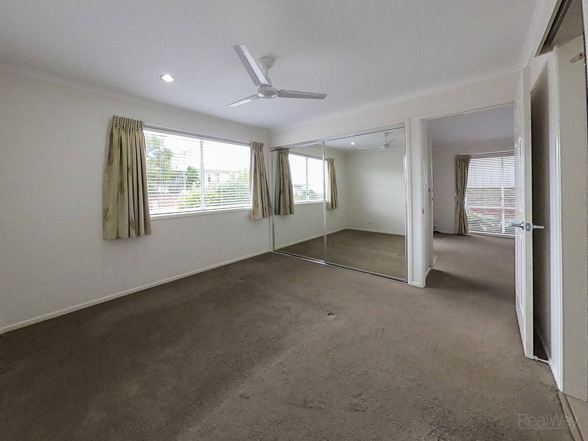 Villa 104 Palm Lake Resort, Cranley QLD 4350, Cranley - Thumbnail 4