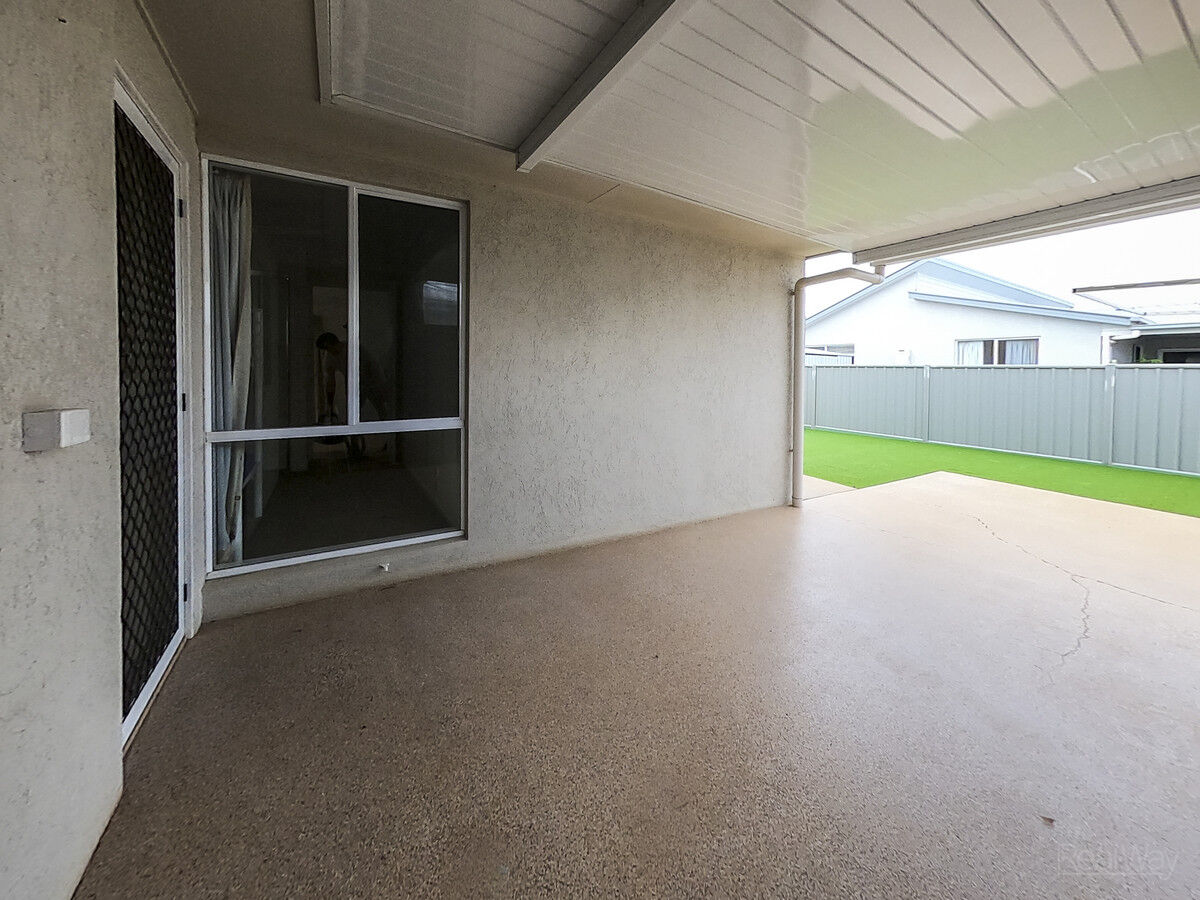 Villa 104 Palm Lake Resort, Cranley QLD 4350, Cranley - Thumbnail 8