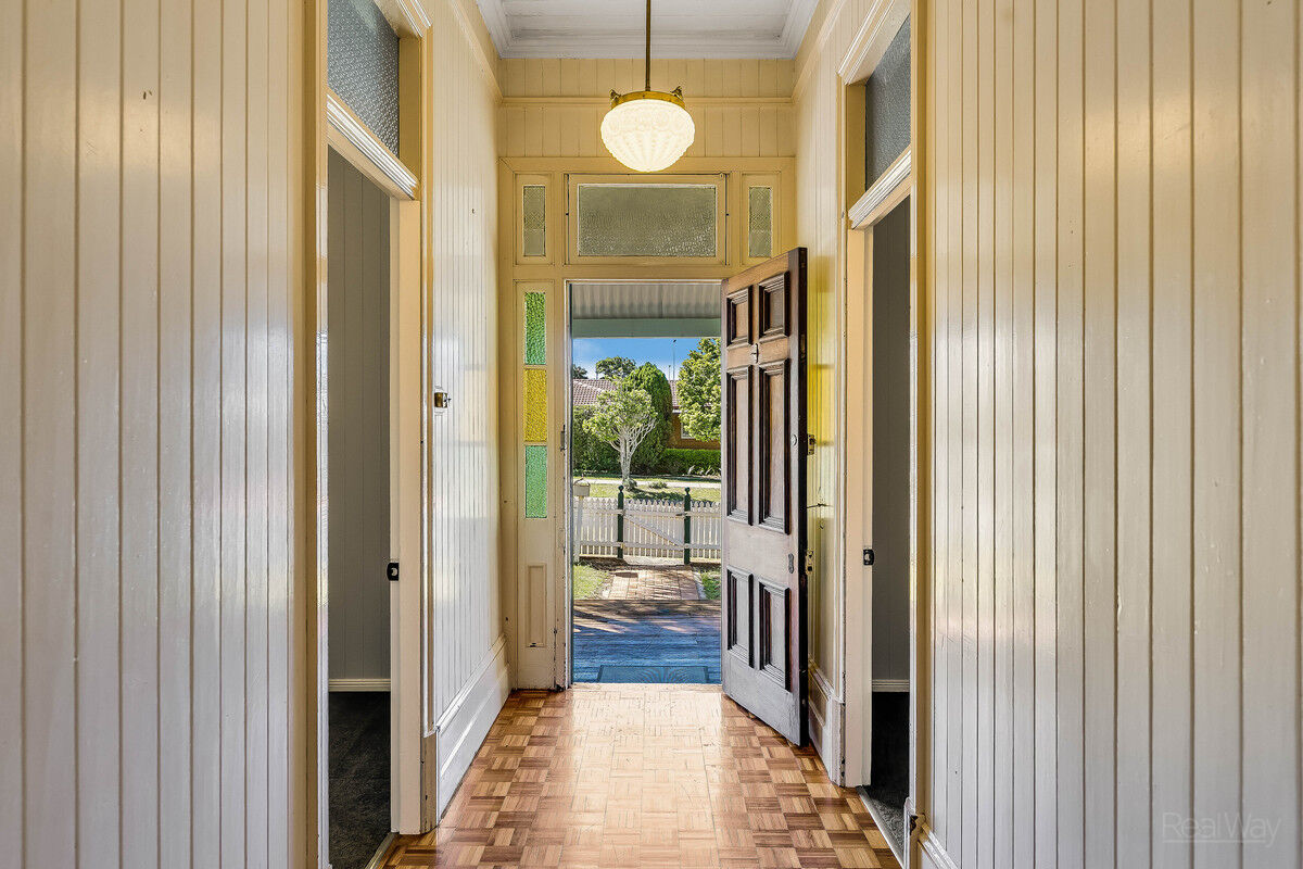 16 Gatfield Street, Newtown QLD 4350, Newtown - Thumbnail 2