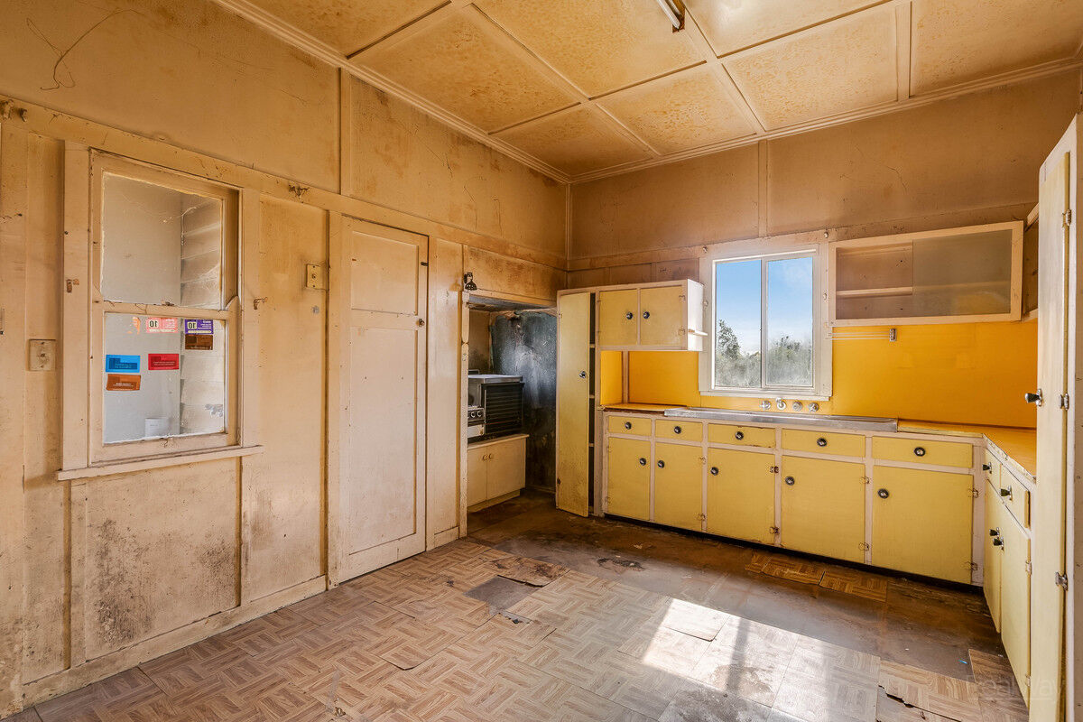 303 Hume Street, South Toowoomba QLD 4350, South Toowoomba - Thumbnail 2