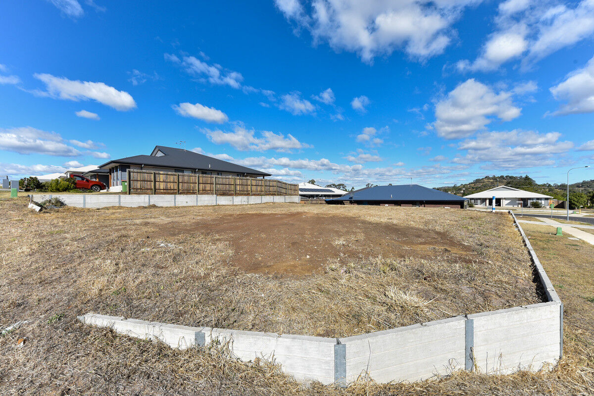 17 Heywood Street, Glenvale QLD 4350, Glenvale - Thumbnail 2