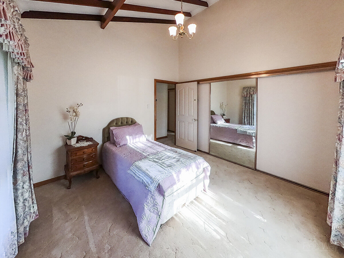 6 Roser Court, Withcott QLD 4352, Withcott - Thumbnail 7