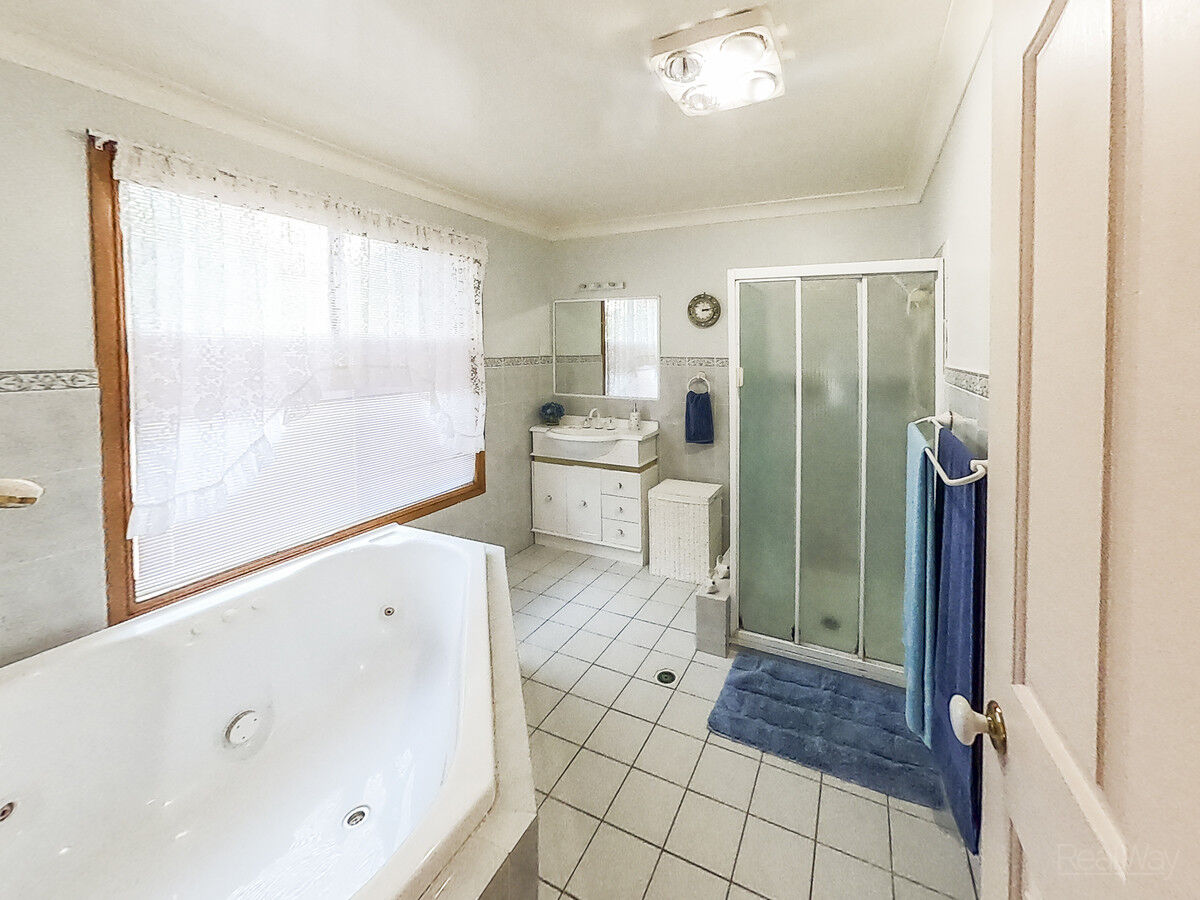6 Roser Court, Withcott QLD 4352, Withcott - Thumbnail 5
