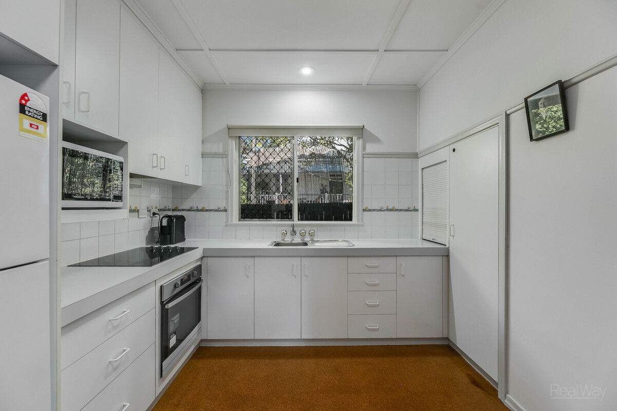 11 Warra Street, Newtown QLD 4350, Newtown - Thumbnail 5