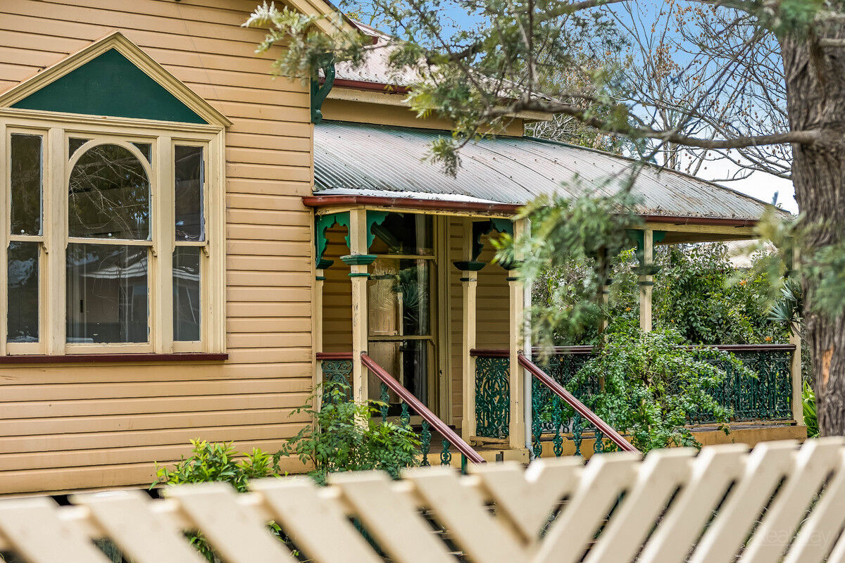 229 Russell Street, Newtown QLD 4350, Newtown - Thumbnail 2