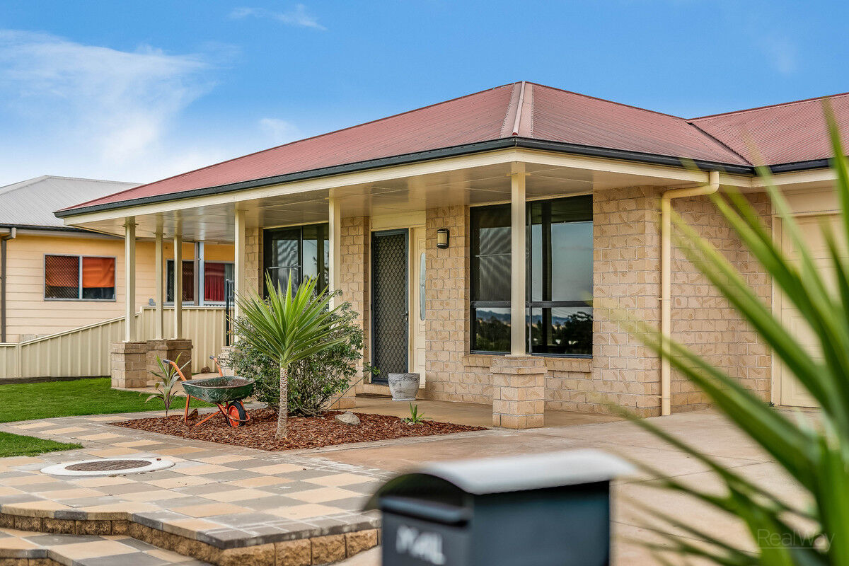 13 Watervale Street, Wilsonton Heights QLD 4350, Wilsonton Heights - Thumbnail 2