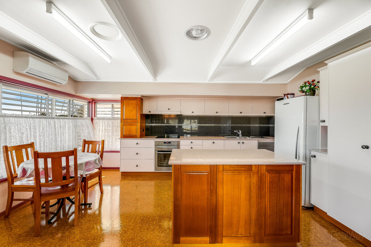 1 Glendower Street, Mount Lofty QLD 4350, Mount Lofty - Thumbnail 5
