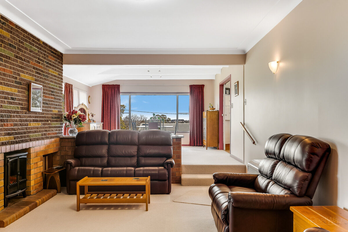 1 Glendower Street, Mount Lofty QLD 4350, Mount Lofty - Thumbnail 8