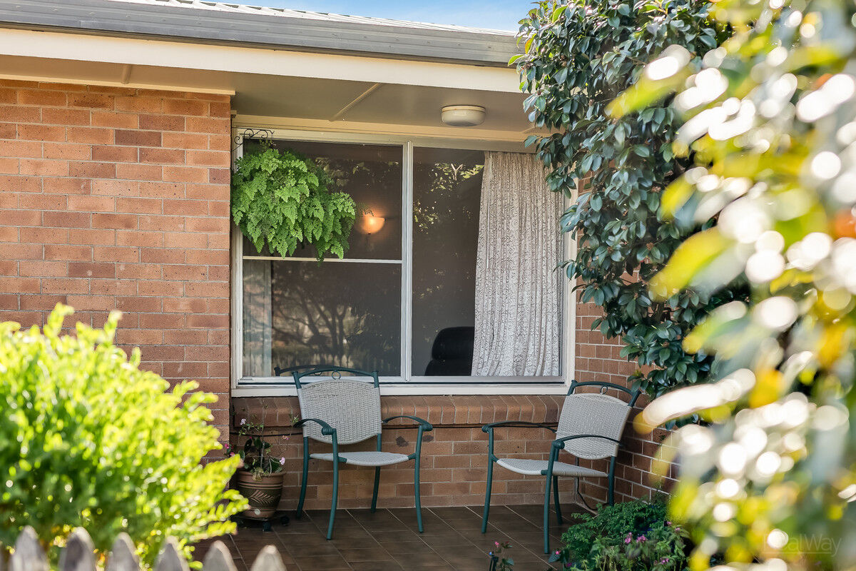 1 Glendower Street, Mount Lofty QLD 4350, Mount Lofty - Thumbnail 2