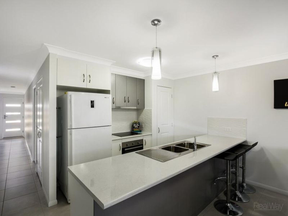 1 & 2 / 6 Whitefield Street, GLENVALE QLD 4350, Glenvale - Thumbnail 2