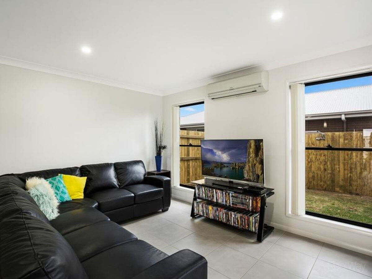 1 & 2 / 6 Whitefield Street, GLENVALE QLD 4350, Glenvale - Thumbnail 5
