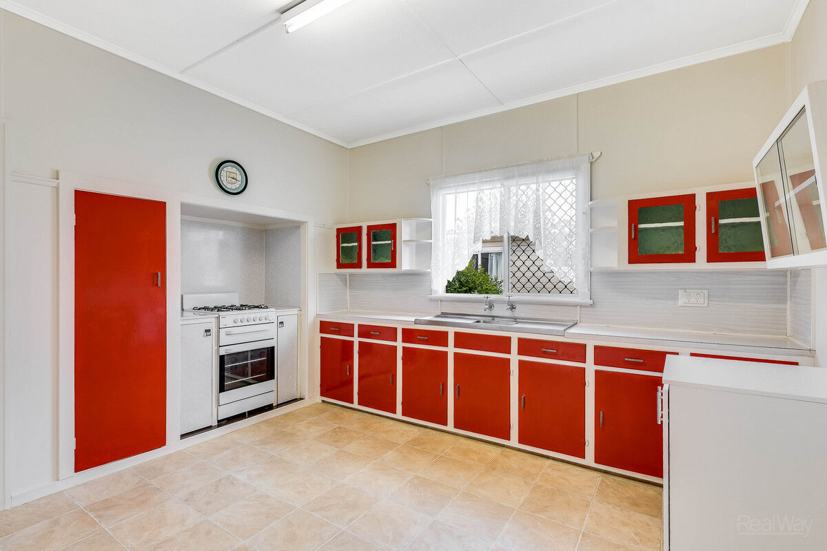 19 Buckland Street, Harristown QLD 4350, Harristown - Thumbnail 2