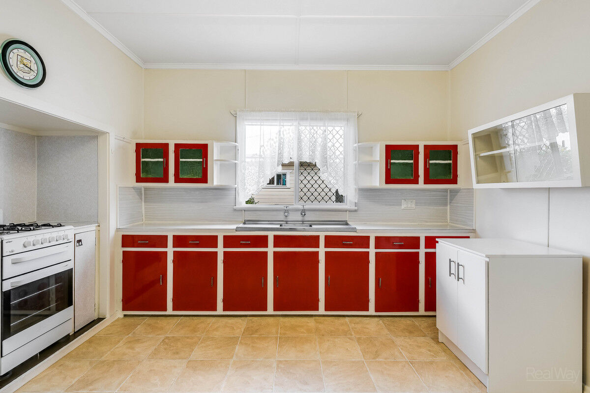 19 Buckland Street, Harristown QLD 4350, Harristown - Thumbnail 3