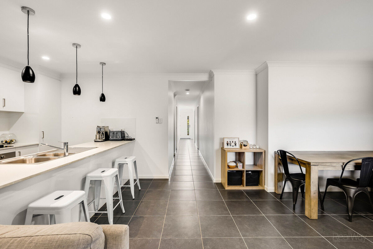 1 & 2 / 7 McInnes Crescent, Glenvale QLD 4350, Glenvale - Thumbnail 2