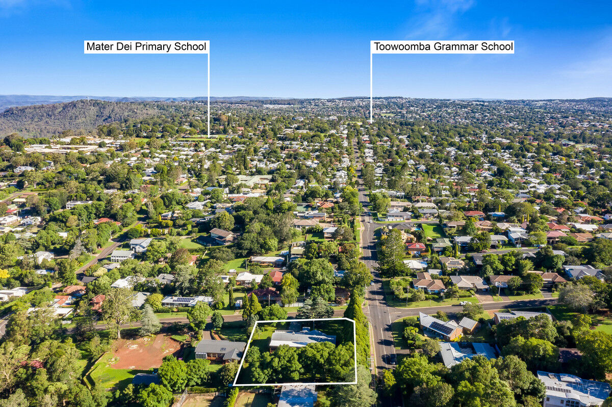 17 Jellicoe Street, Mount Lofty QLD 4350, Mount Lofty - Thumbnail 2