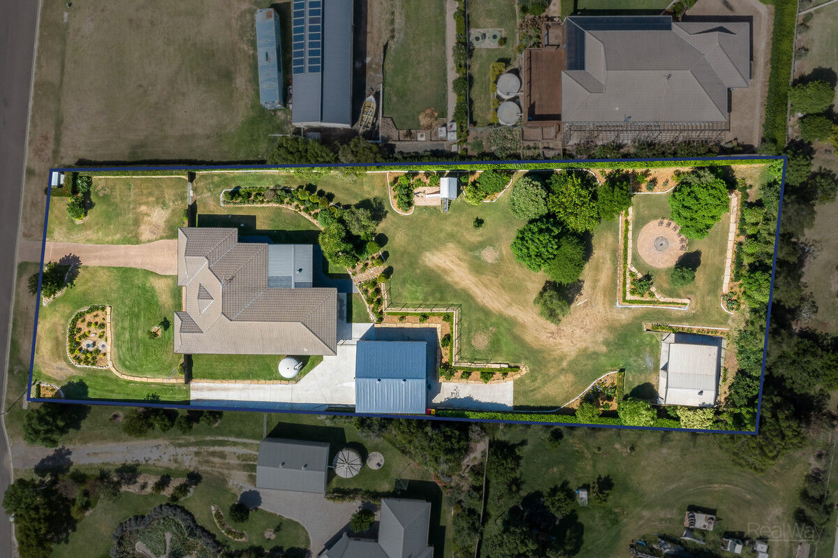 22 Federation Drive, Highfields QLD 4352, Highfields - Thumbnail 2