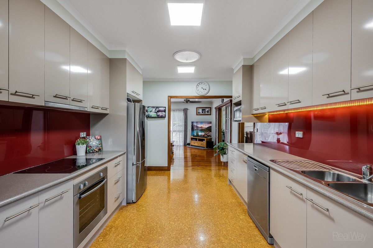 27 Cranley Street, South Toowoomba QLD 4350, South Toowoomba - Thumbnail 3