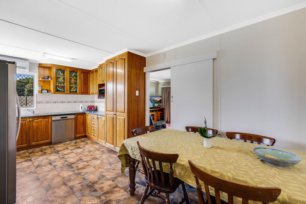 27 Llewellyn Street, Centenary Heights QLD 4350, Centenary Heights - Thumbnail 4
