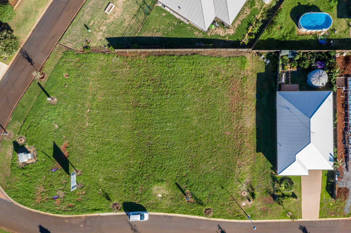 16 Campbell Drive, Highfields QLD 4352, Highfields - Thumbnail 4
