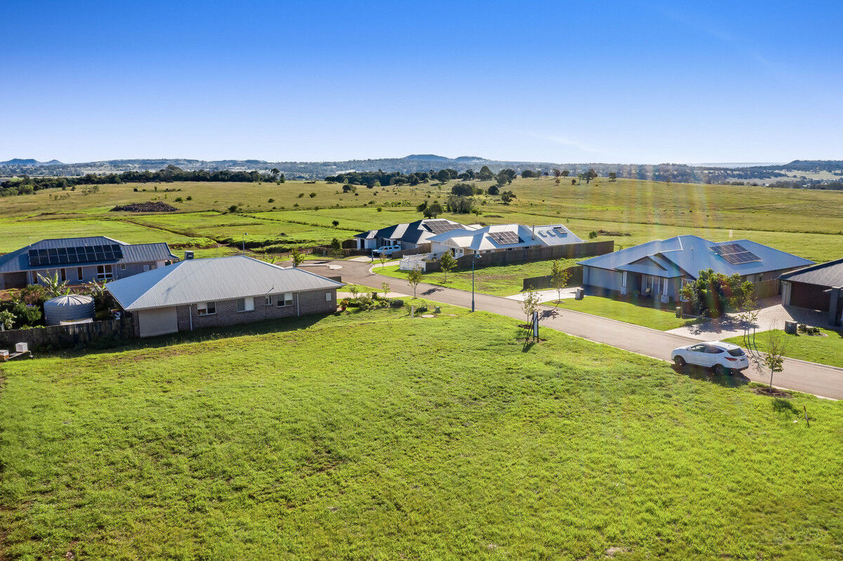 16 Campbell Drive, Highfields QLD 4352, Highfields - Thumbnail 2
