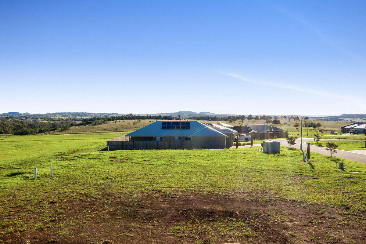17 Macgregor Avenue, Highfields QLD 4352, Highfields - Thumbnail 2