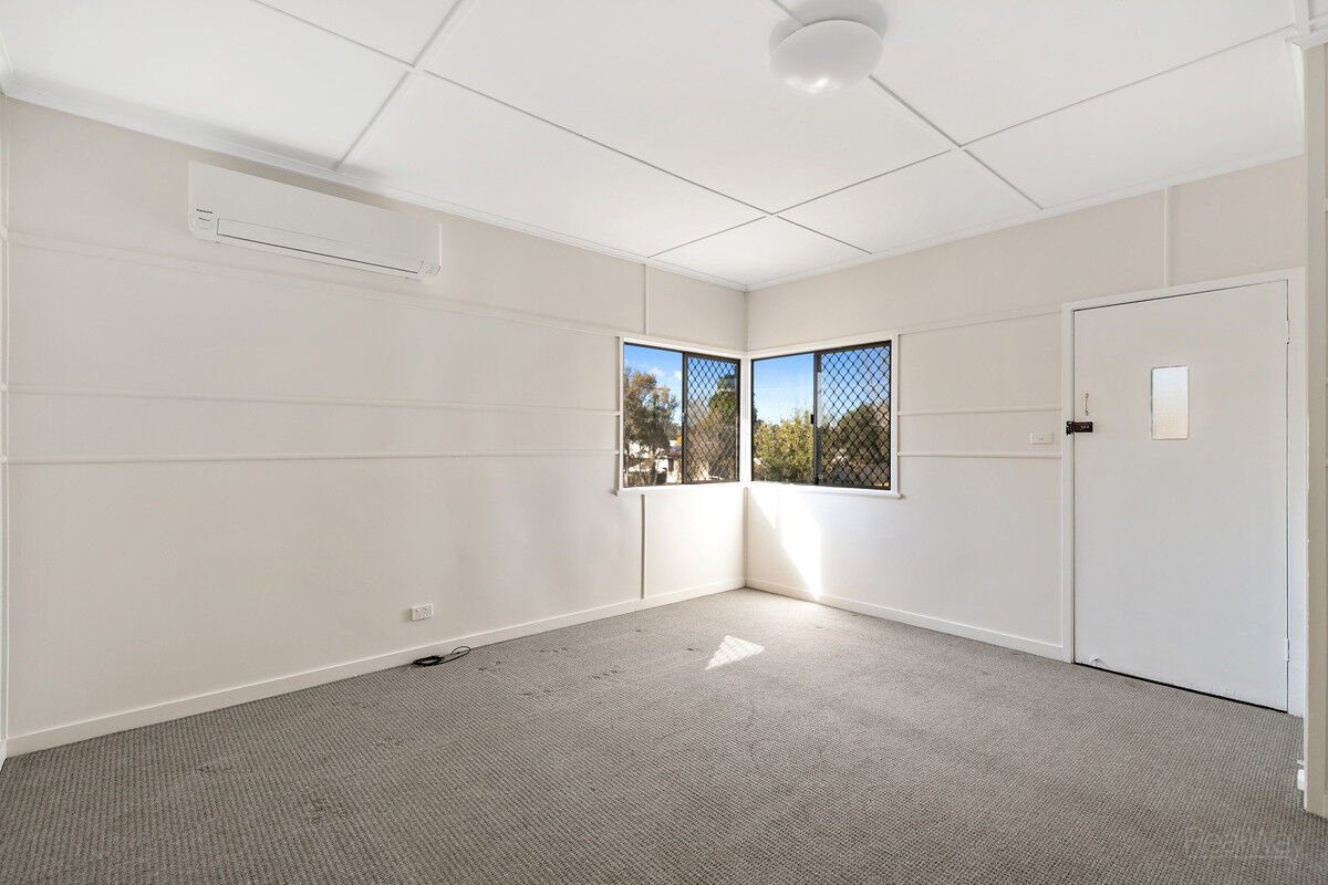 21 Elizabeth Street, South Toowoomba QLD 4350, South Toowoomba - Thumbnail 4
