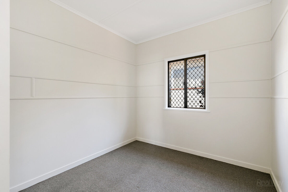 21 Elizabeth Street, South Toowoomba QLD 4350, South Toowoomba - Thumbnail 7