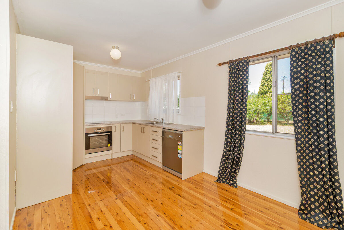 6 Skoien Street, HARRISTOWN QLD 4350, Harristown - Thumbnail 2