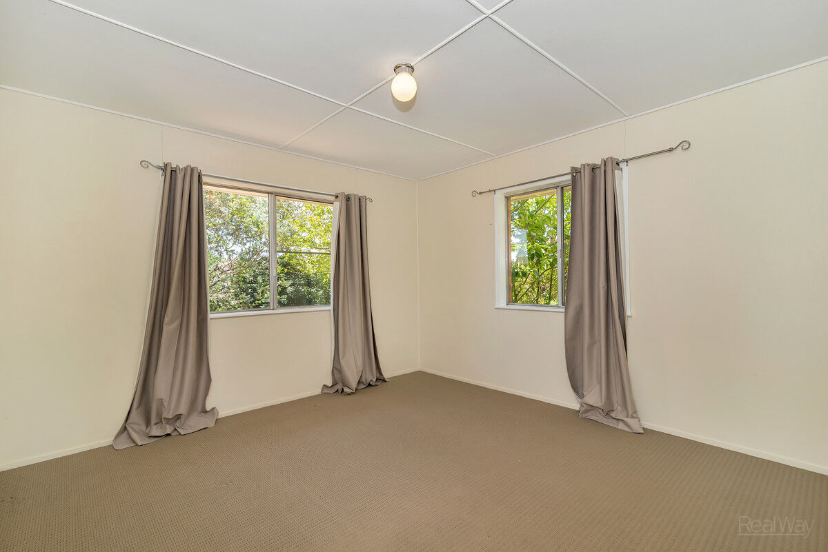 6 Skoien Street, HARRISTOWN QLD 4350, Harristown - Thumbnail 5