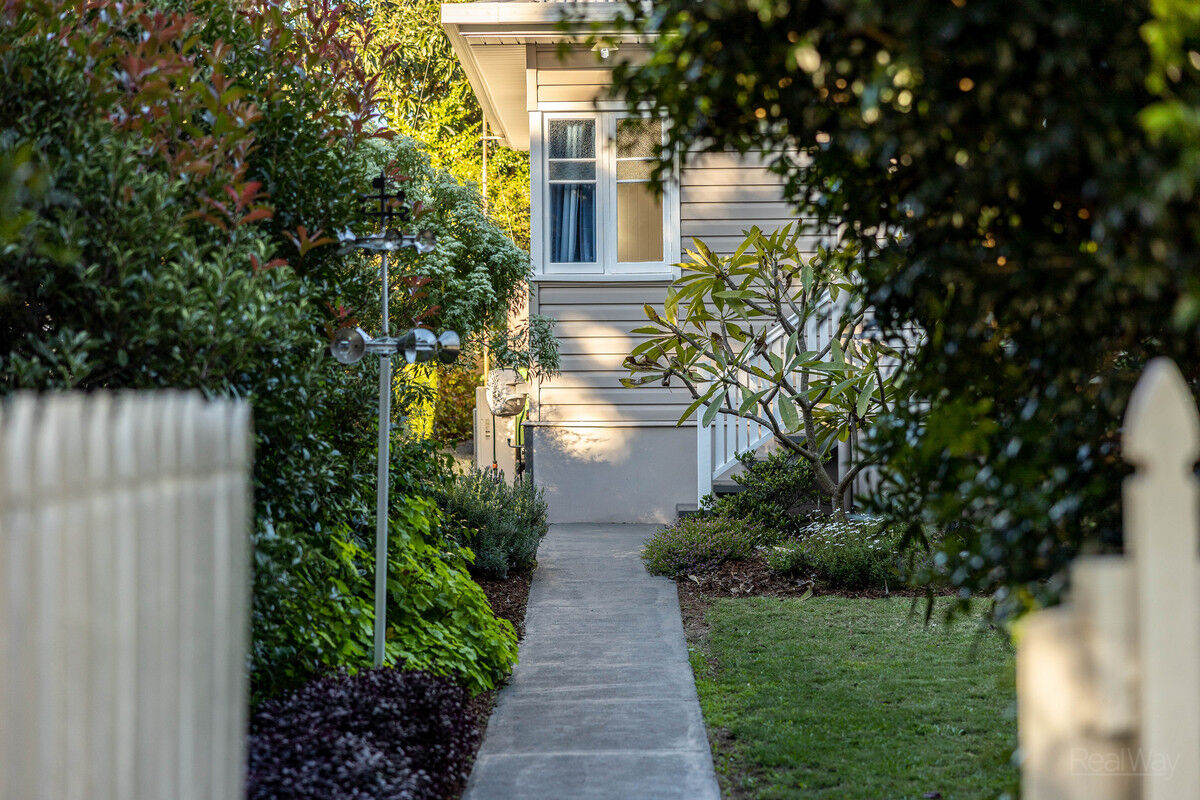 156 Ruthven Street, North Toowoomba QLD 4350, North Toowoomba - Thumbnail 2