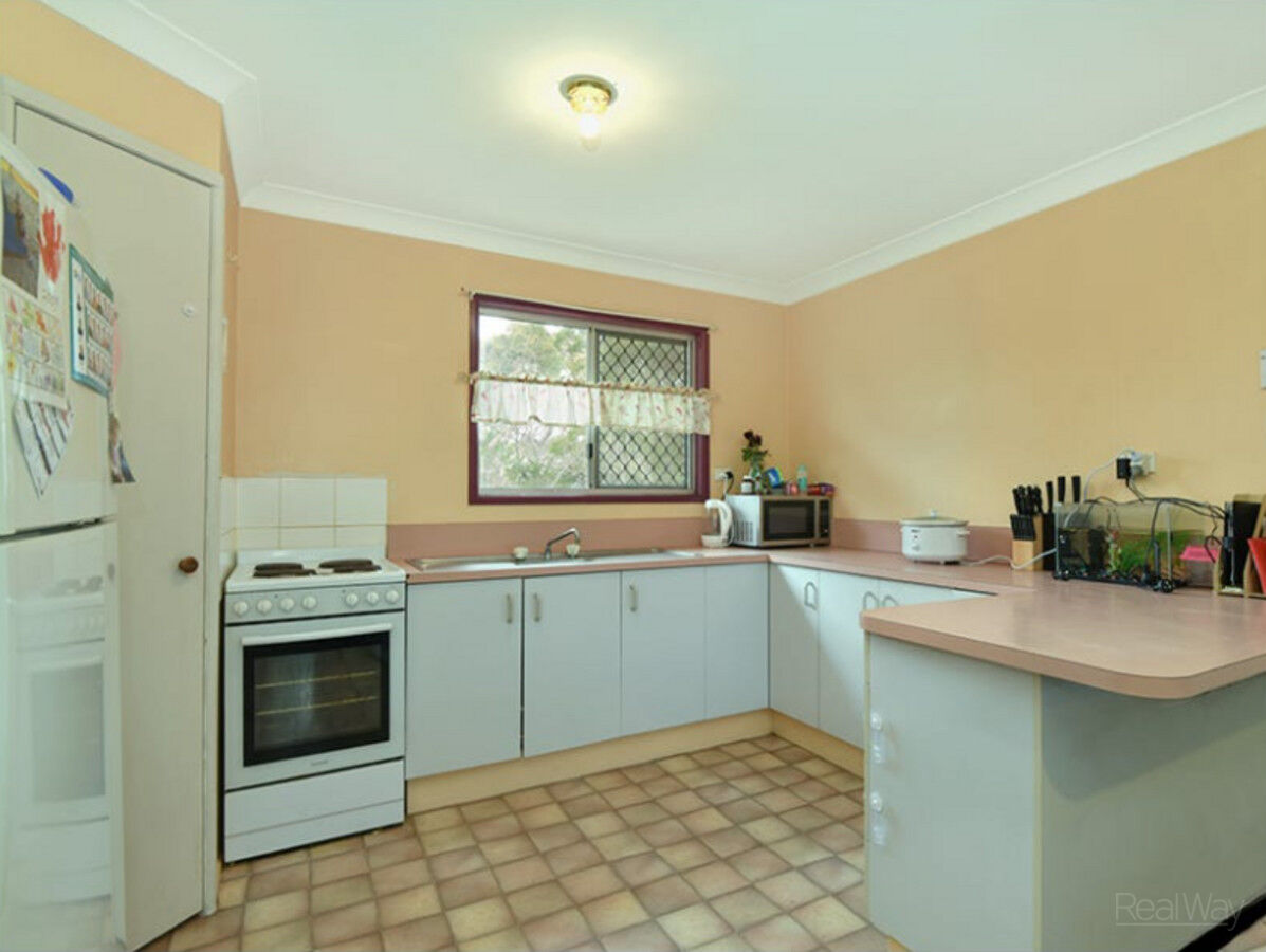 12 Weise Street, Oakey QLD 4401, Oakey - Thumbnail 2