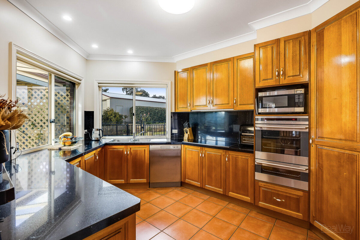 2 Brookton Avenue, Highfields QLD 4352, Highfields - Thumbnail 2