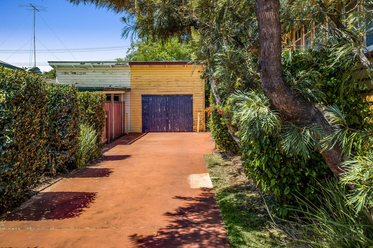 8 Loudon Street, South Toowoomba QLD 4350, South Toowoomba - Thumbnail 3