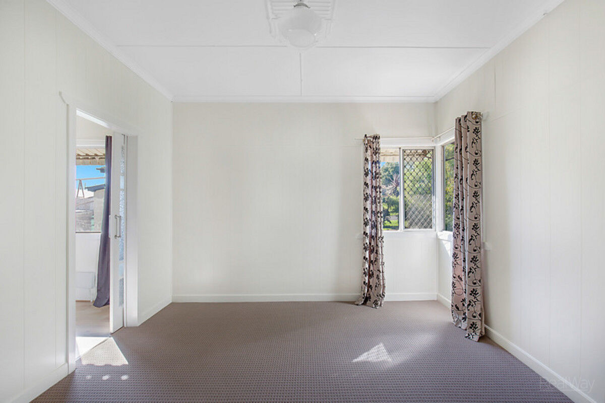 11 Hagan Street, North Toowoomba QLD 4350, North Toowoomba - Thumbnail 5