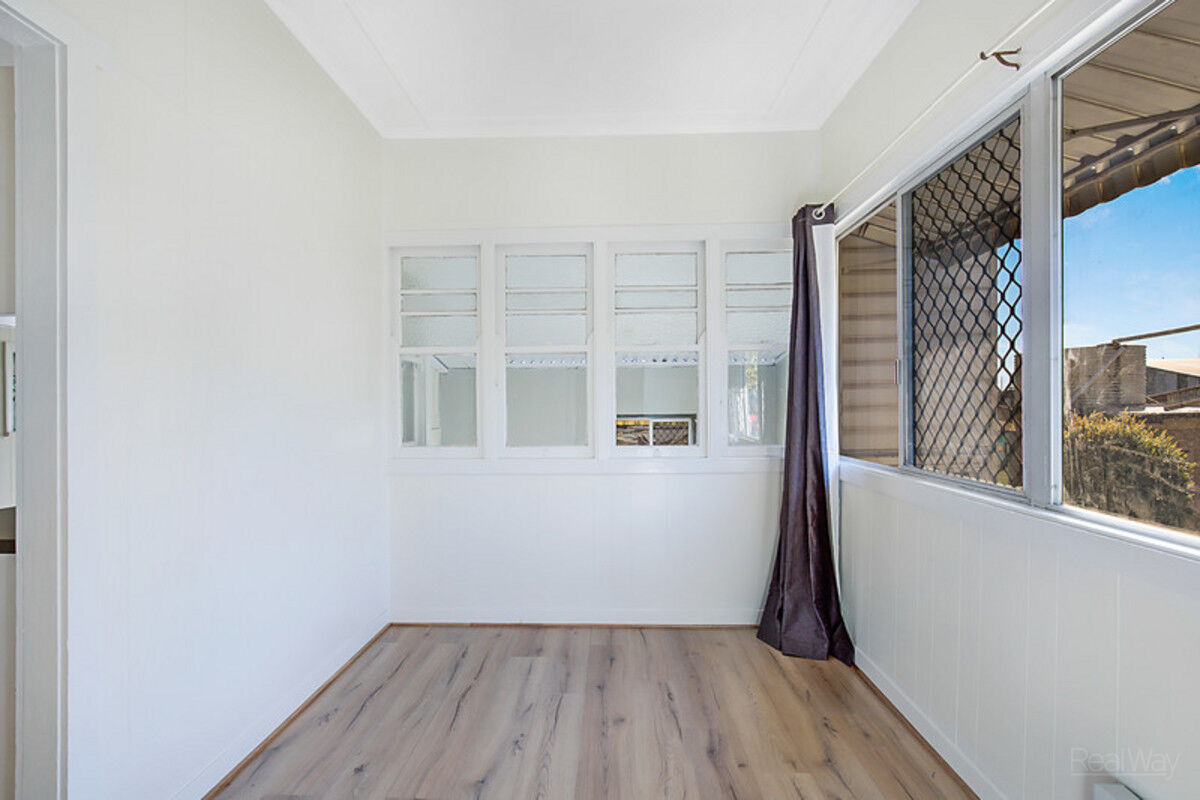 11 Hagan Street, North Toowoomba QLD 4350, North Toowoomba - Thumbnail 3