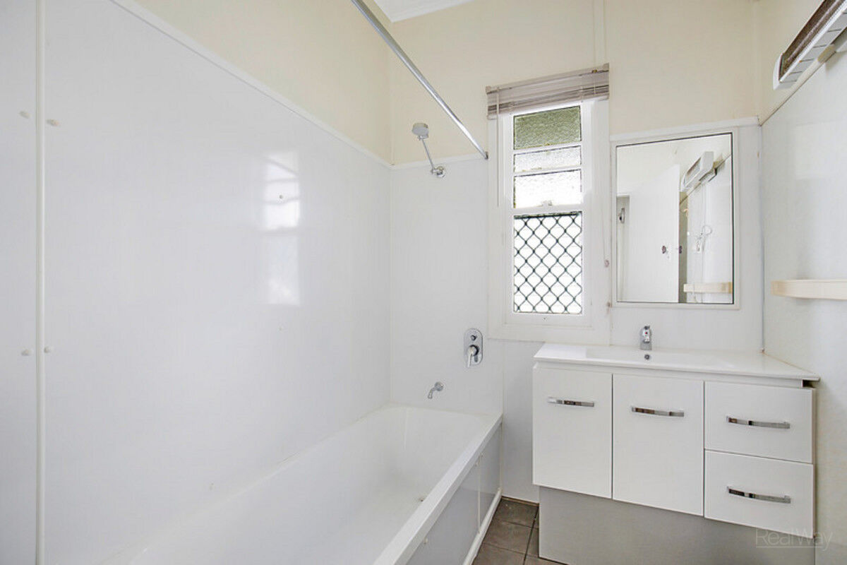 11 Hagan Street, North Toowoomba QLD 4350, North Toowoomba - Thumbnail 7