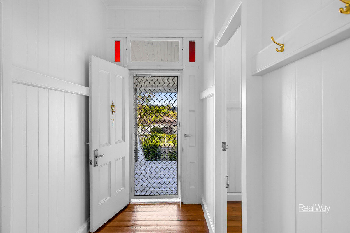 7 Hillside Street, Newtown QLD 4350, Newtown - Thumbnail 2
