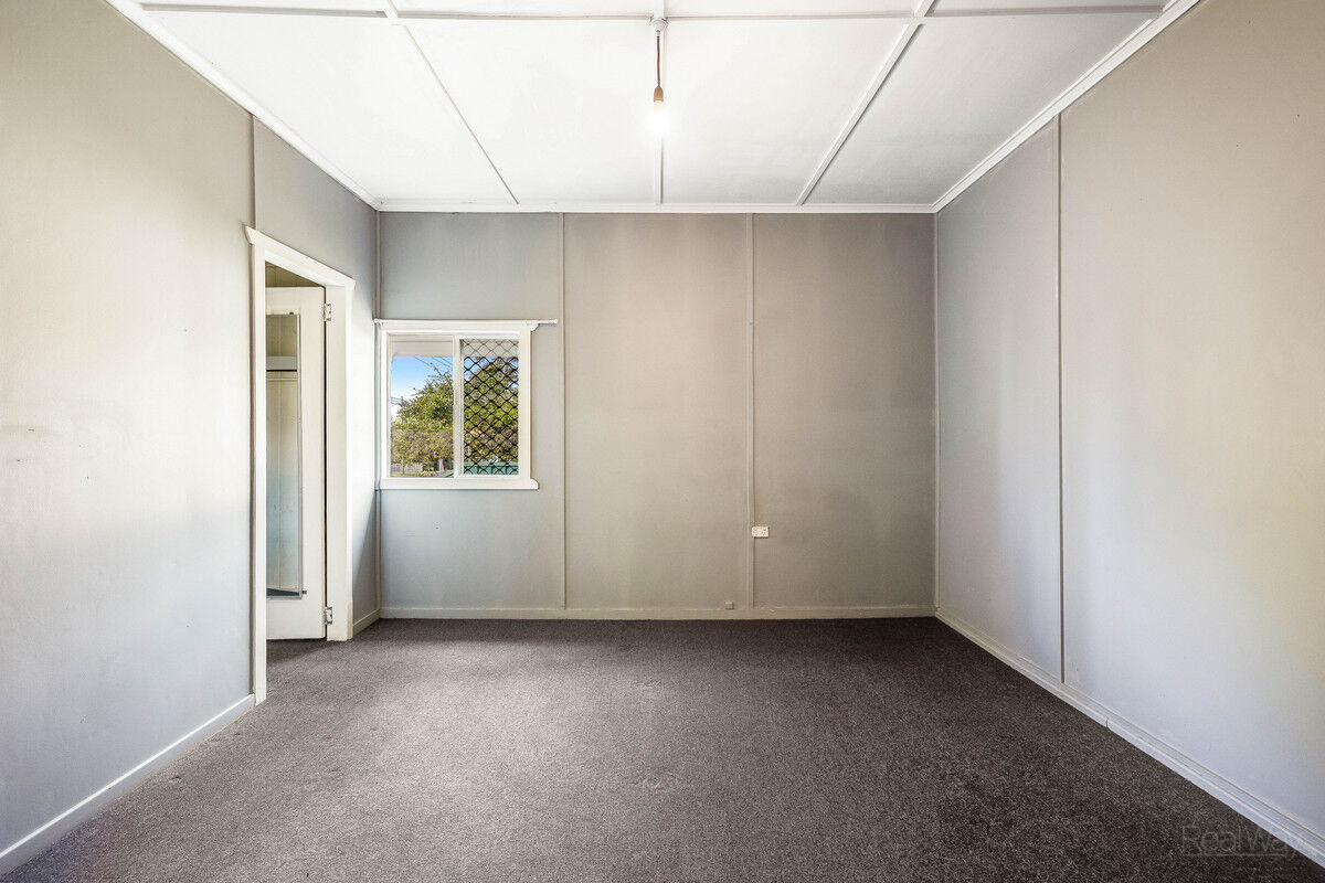 30 Ascot Street, Newtown QLD 4350, Newtown - Thumbnail 7