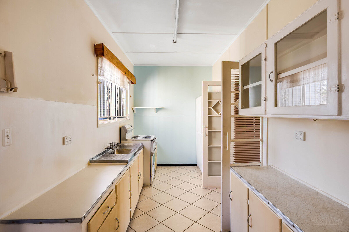 6 Tomkinson Street, Wilsonton QLD 4350, Wilsonton - Thumbnail 5