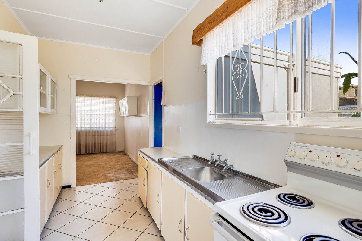6 Tomkinson Street, Wilsonton QLD 4350, Wilsonton - Thumbnail 6