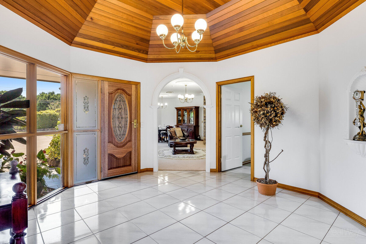 33 Grey Gums Drive, Blue Mountain Heights QLD 4350, Blue Mountain Heights - Thumbnail 3