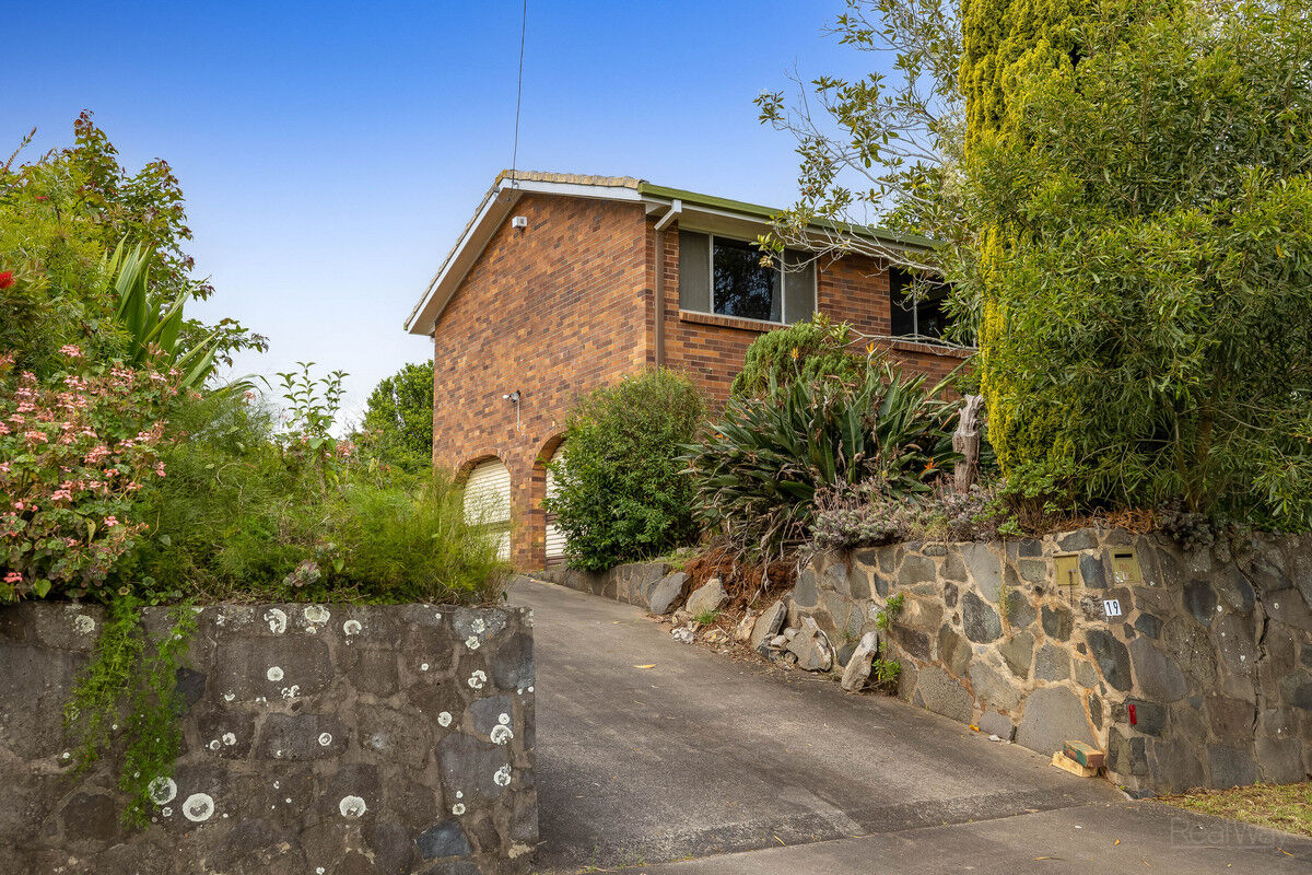 19 Katoomba Crescent, Prince Henry Heights QLD 4350, Prince Henry Heights - Thumbnail 2