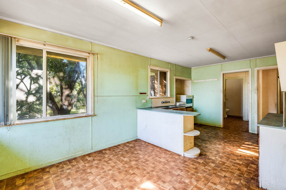4 Cloake Street, Rockville QLD 4350, Rockville - Thumbnail 3