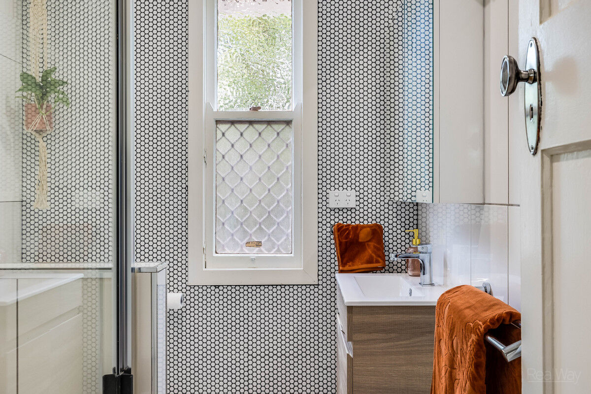 6 Bernard Street, Newtown QLD 4350, Newtown - Thumbnail 6