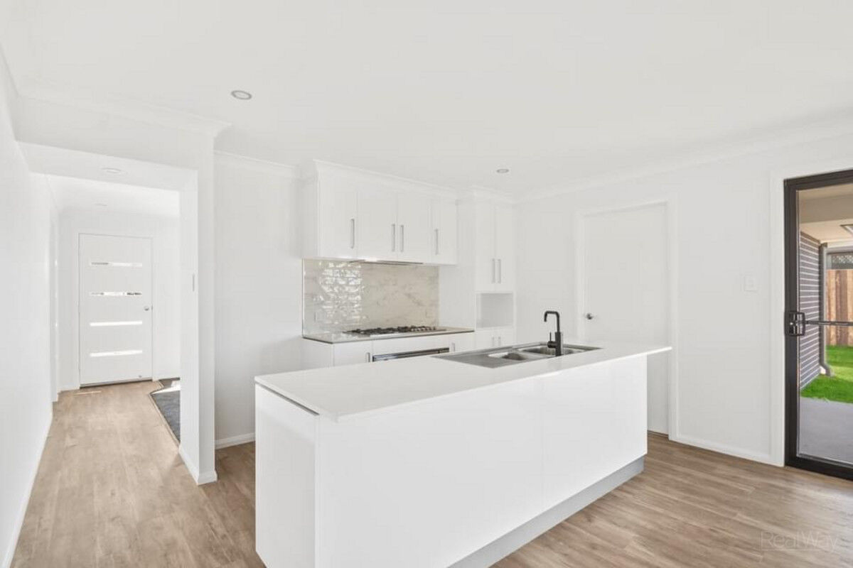 6 Hannaford Crescent, Wyreema QLD 4352, Wyreema - Thumbnail 2