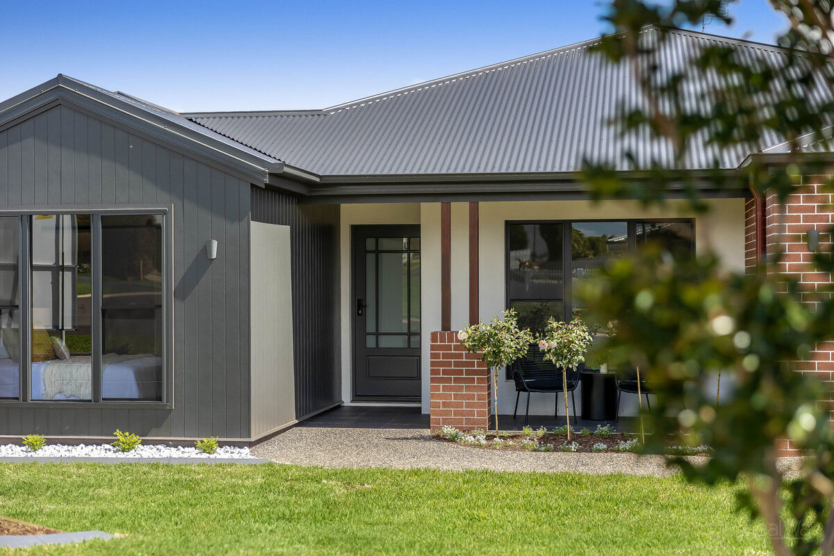 19 MacGregor Avenue, Highfields QLD 4352, Highfields - Thumbnail 2