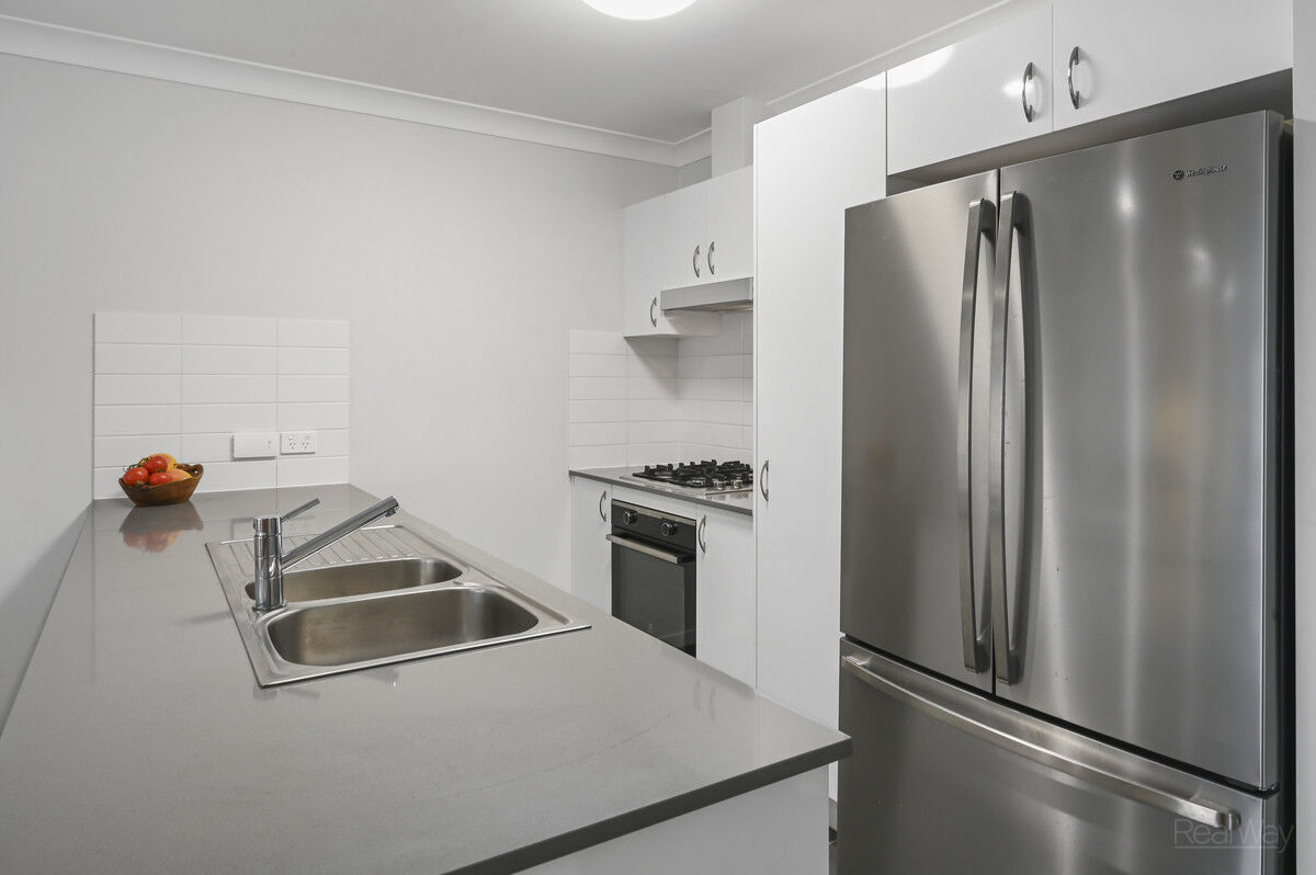 A & B / 19 Alistair Street, Glenvale QLD 4350, Glenvale - Thumbnail 2